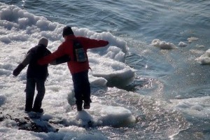 Children on ice floe