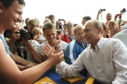 Putin armwrestling